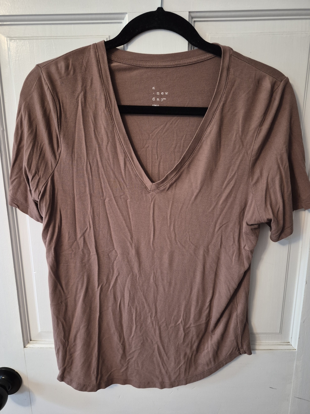 a new day Women's V-Neck Short Sleeve Tee in Mauve